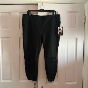 Set of 2 Women’s work out capris